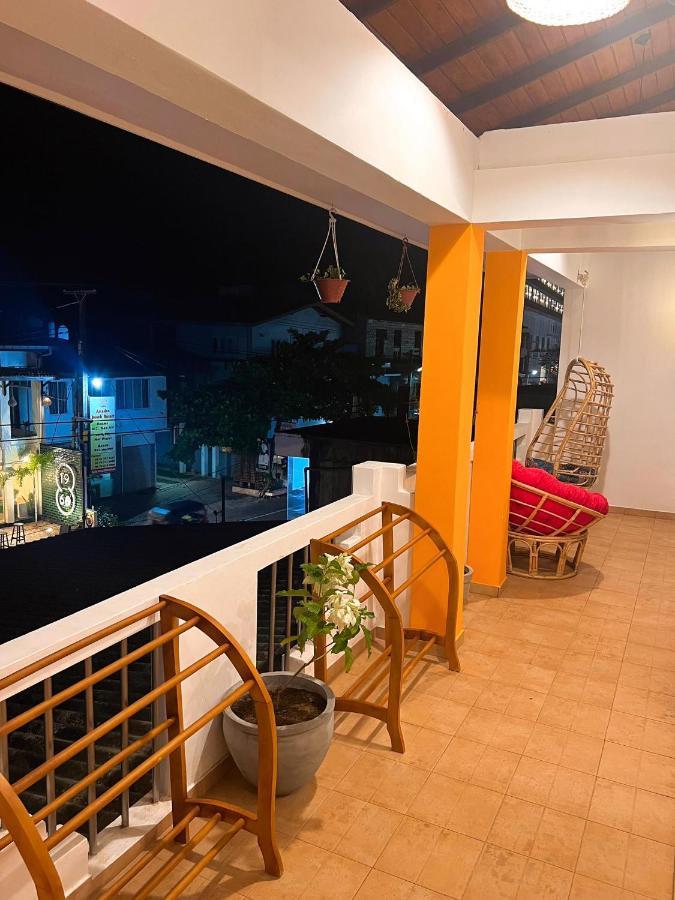 Hummus Hostel Hikkaduwa Exterior photo