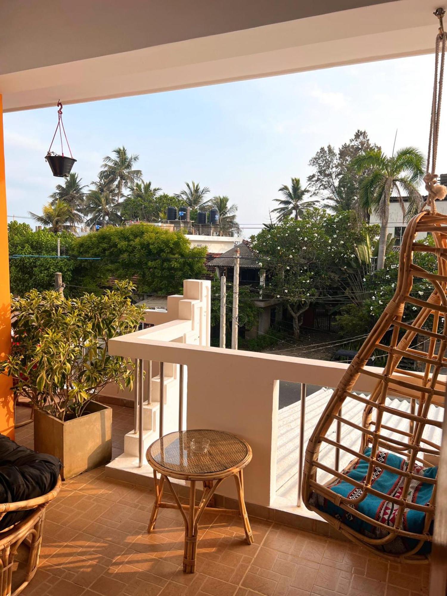 Hummus Hostel Hikkaduwa Exterior photo