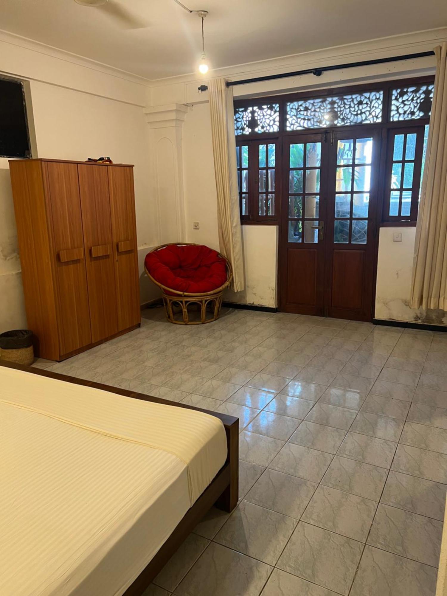 Hummus Hostel Hikkaduwa Exterior photo